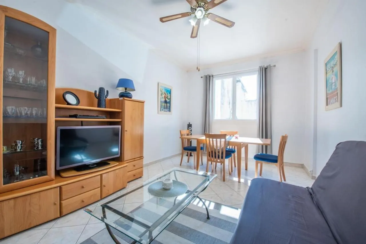 Lovely Renovated 5Pax Apt In The Heart Of كان شقة