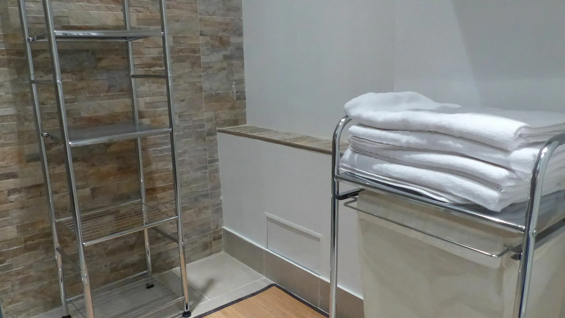 Lovely Renovated 5Pax Apt In The Heart Of كان