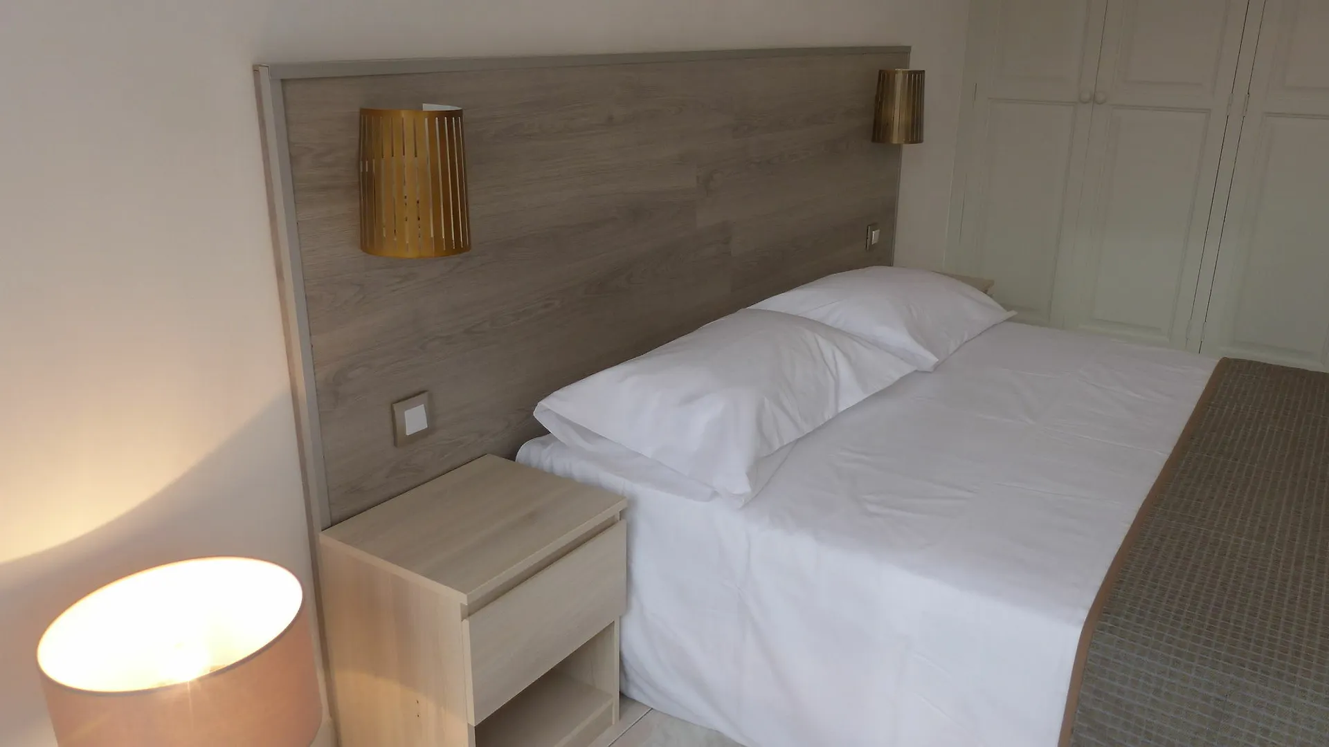 شقة Lovely Renovated 5Pax Apt In The Heart Of كان