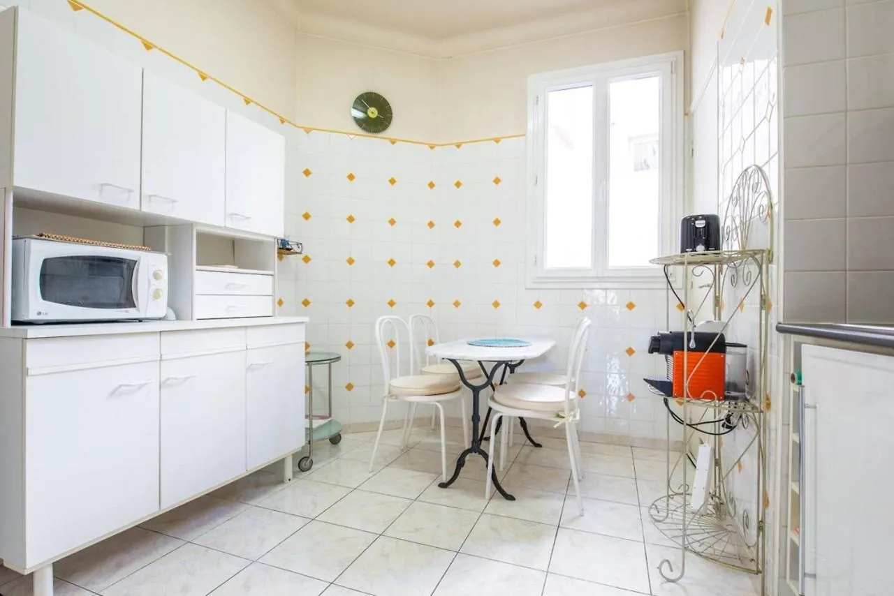 Lovely Renovated 5Pax Apt In The Heart Of 칸느